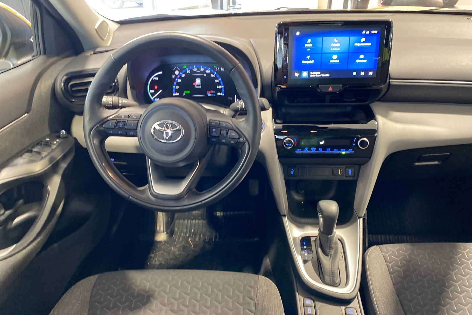 TOYOTA Yaris Cross 2022