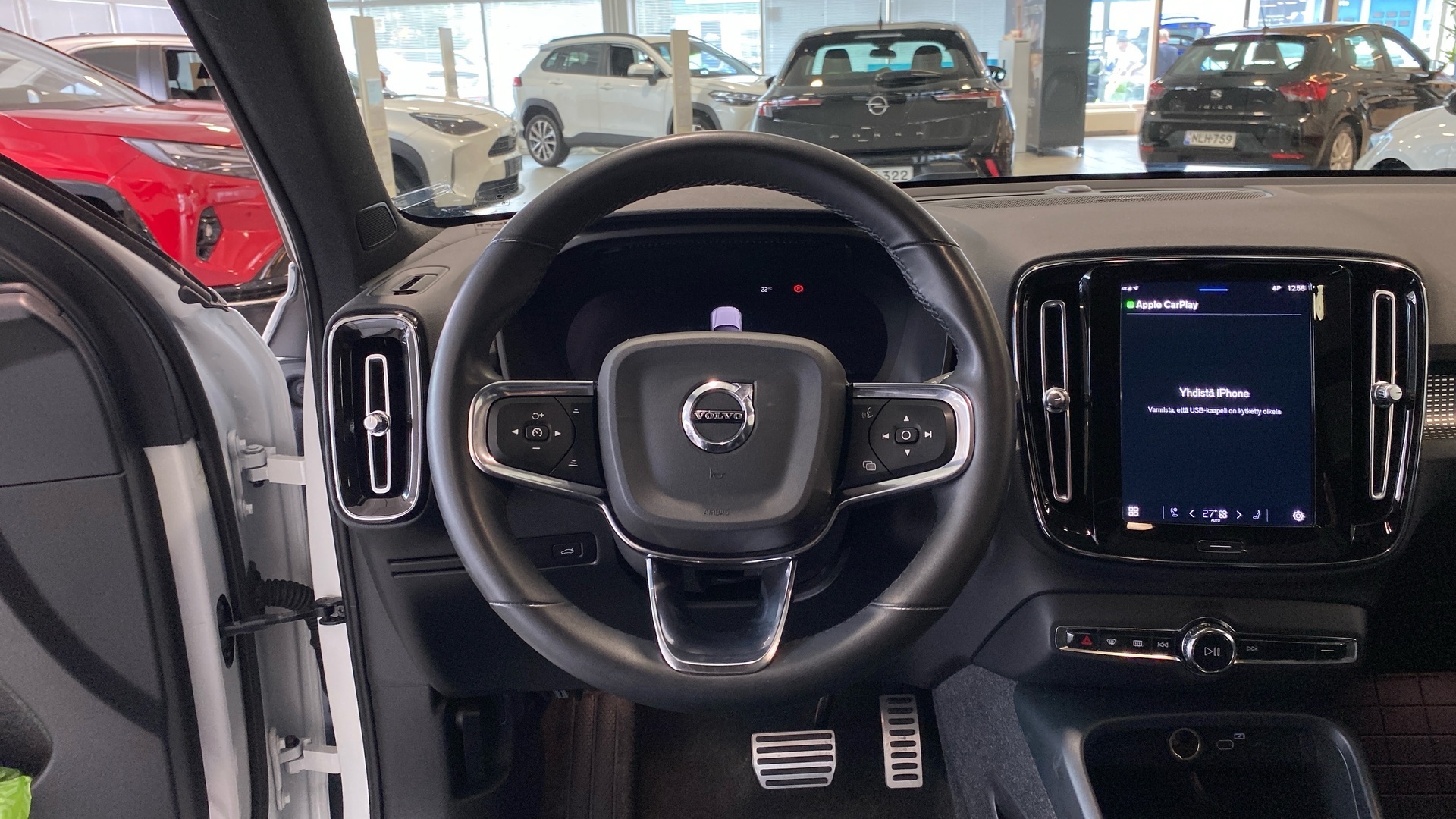 VOLVO XC40 2022