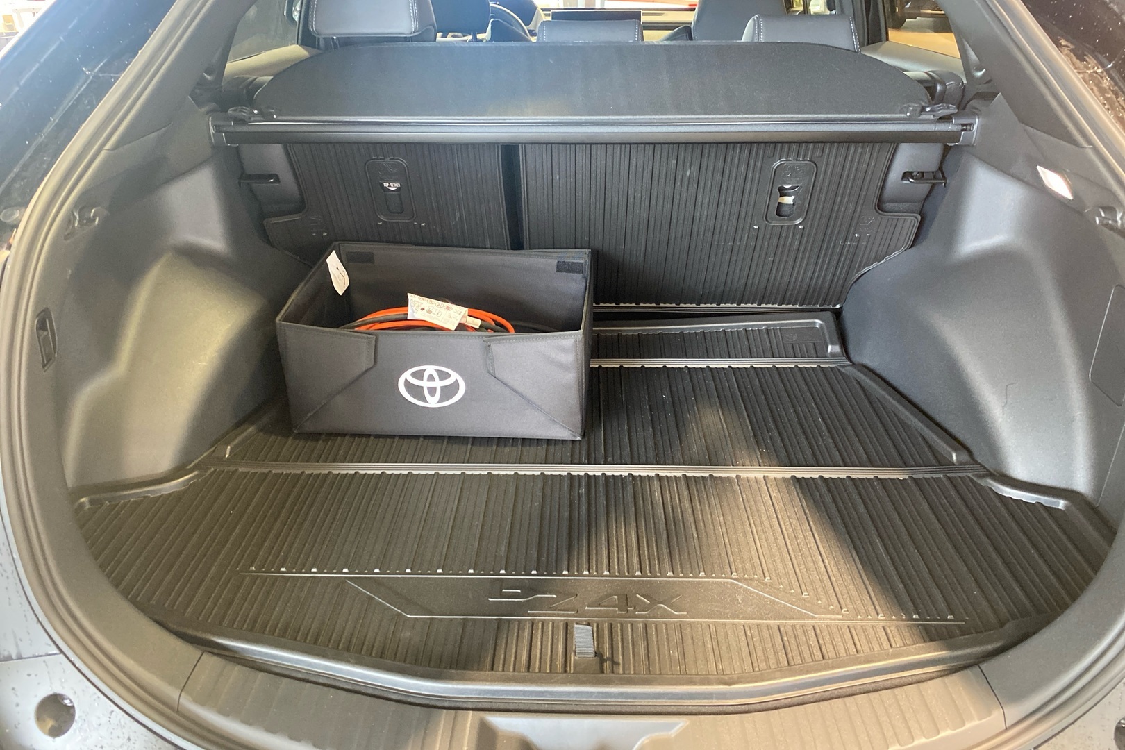 TOYOTA BZ4X 2024