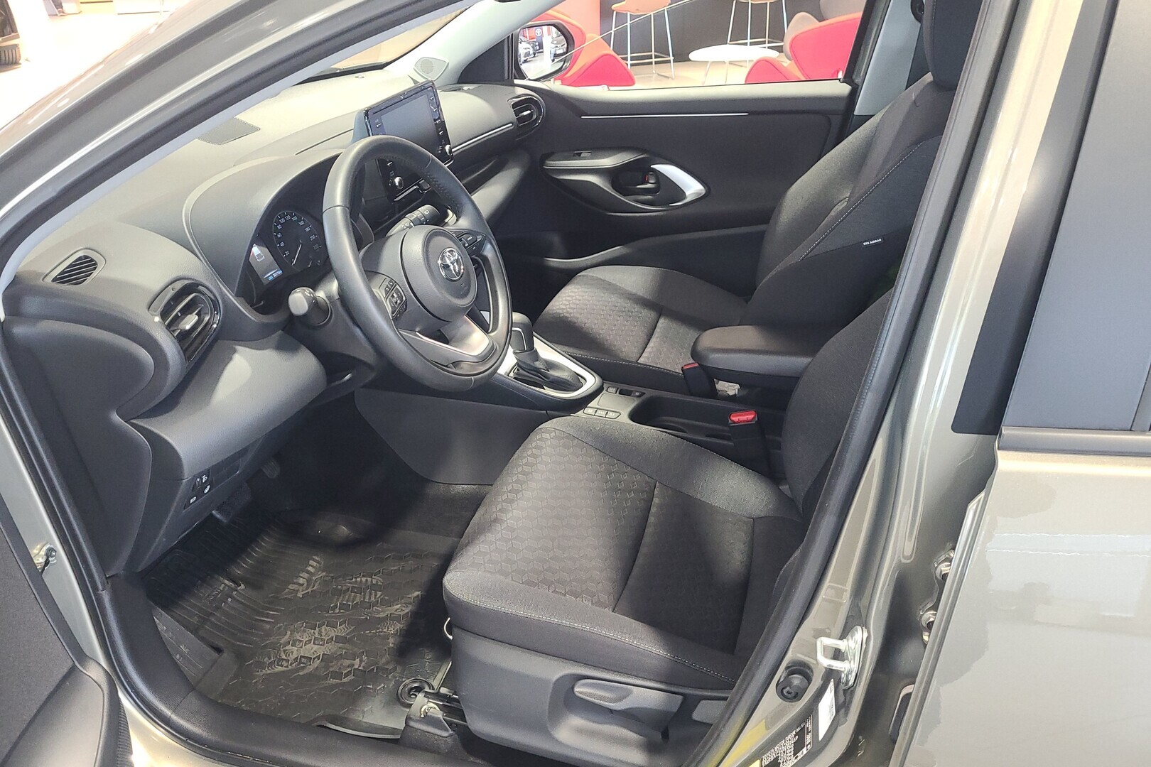 TOYOTA Yaris 2024