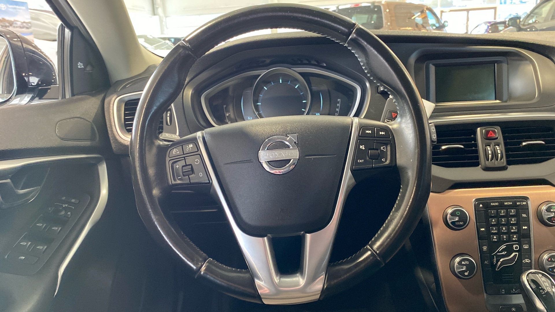 VOLVO V40 Cross Country 2013