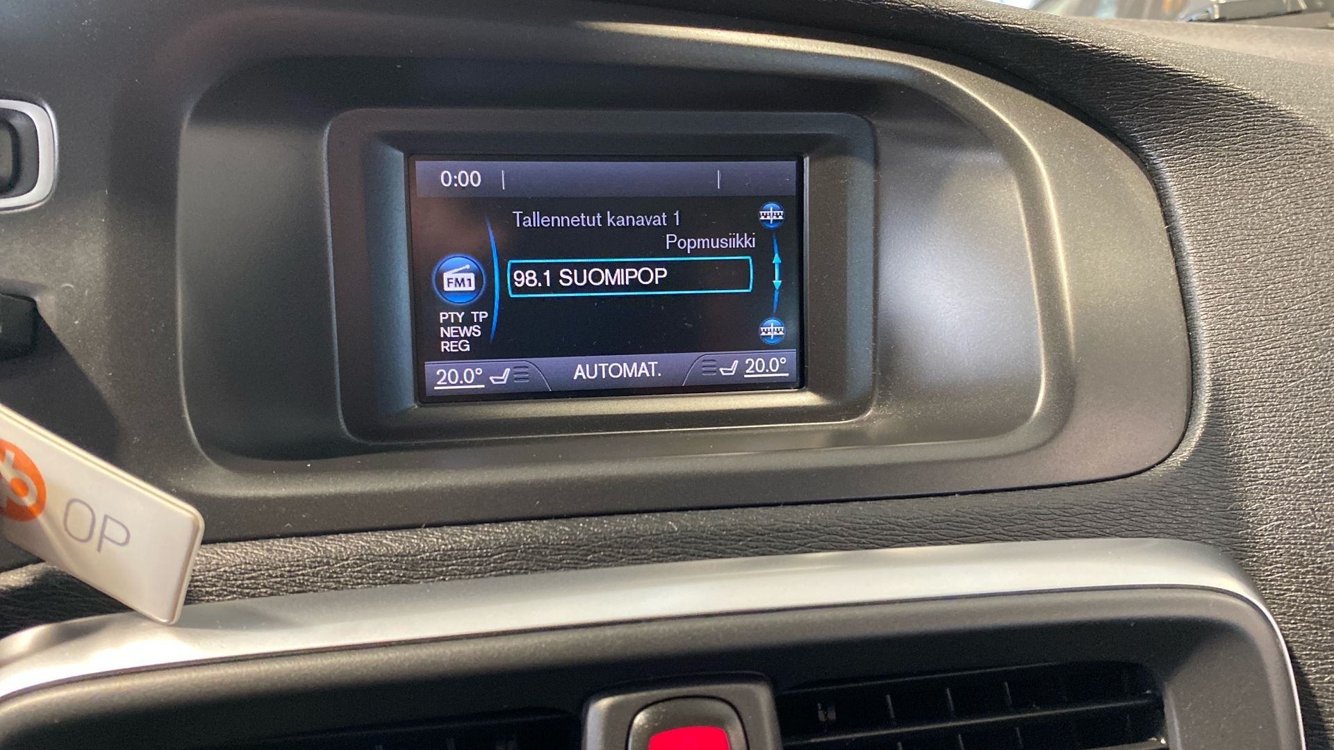 VOLVO V40 Cross Country 2013