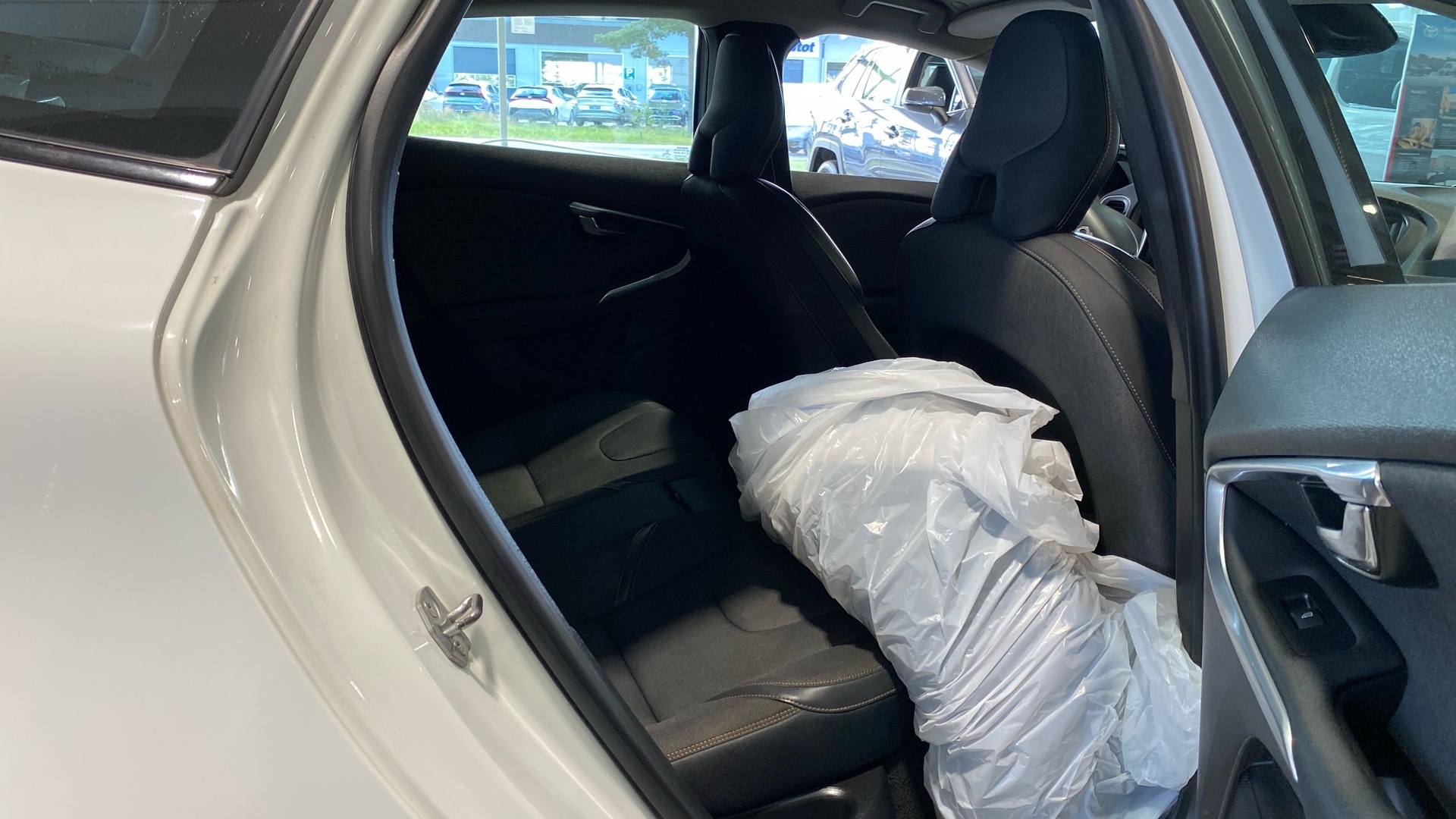 VOLVO V40 Cross Country 2013