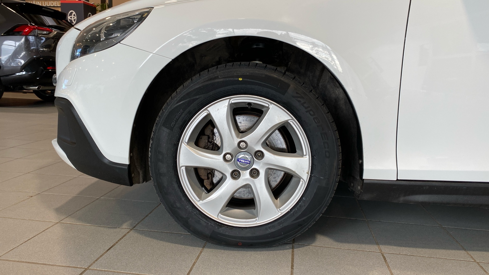 VOLVO V40 Cross Country 2013