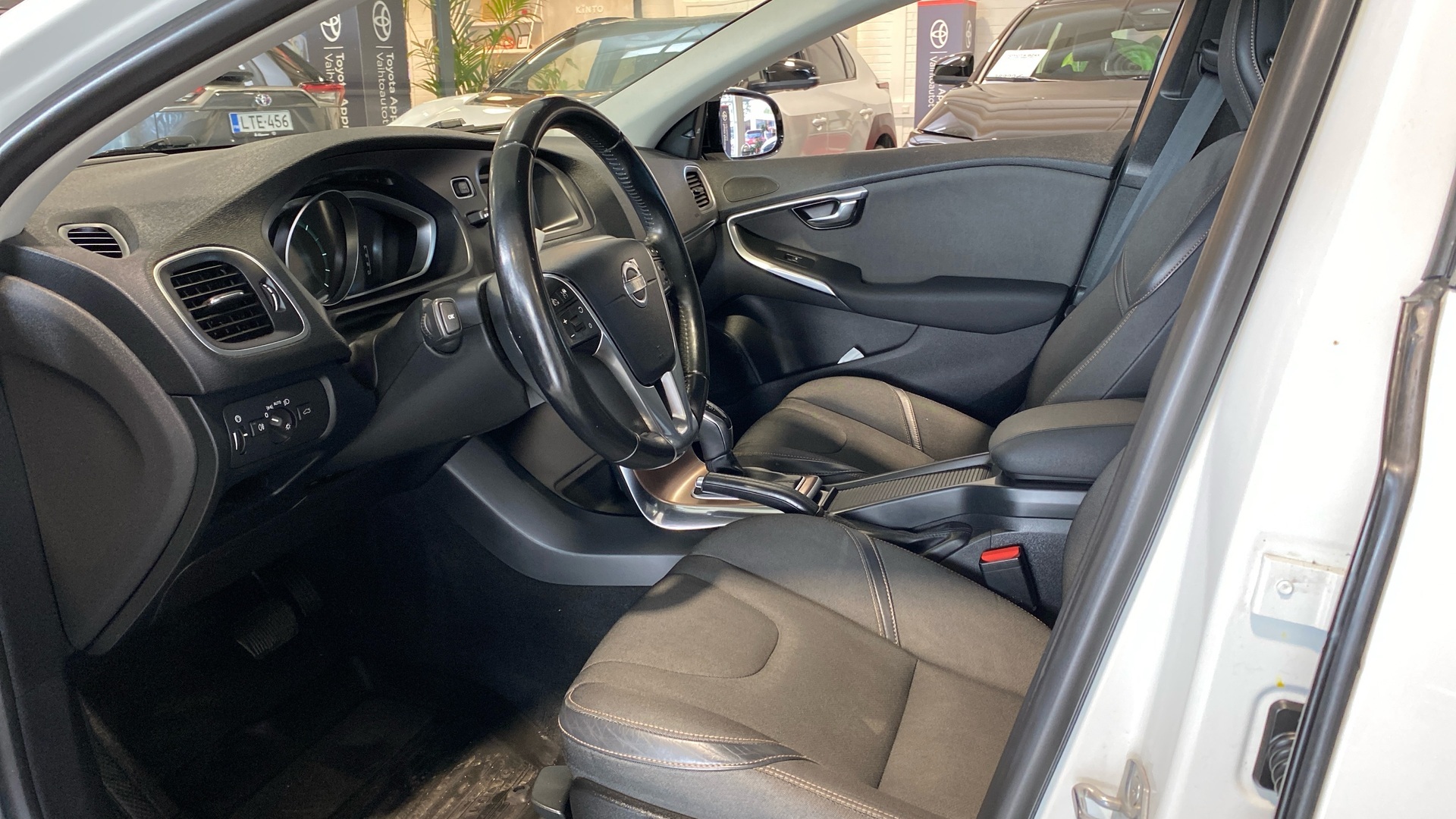 VOLVO V40 Cross Country 2013