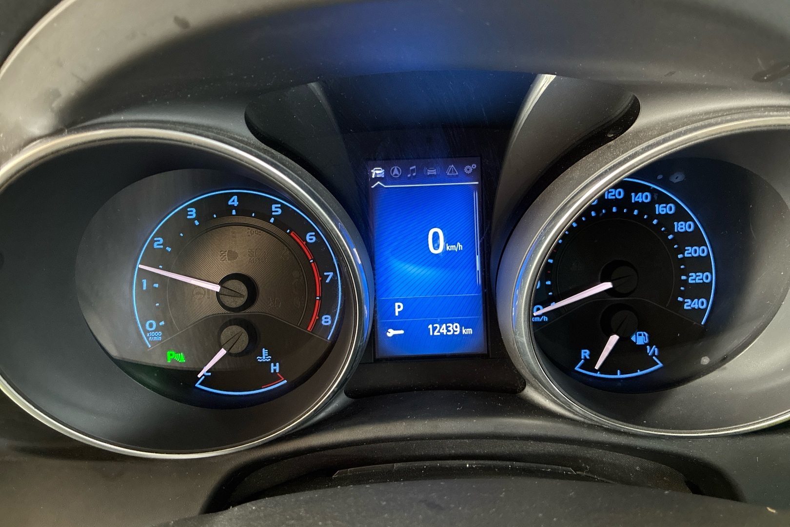 TOYOTA Auris 2016