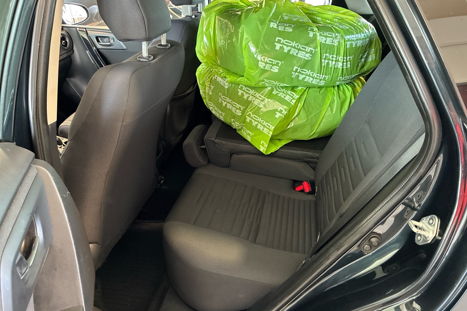 TOYOTA Auris 2016