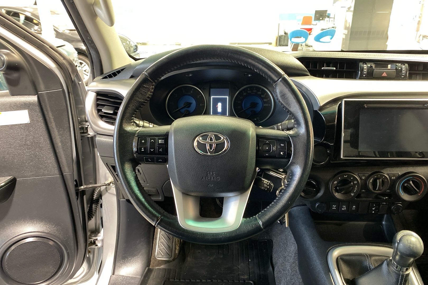 TOYOTA Hilux 2017