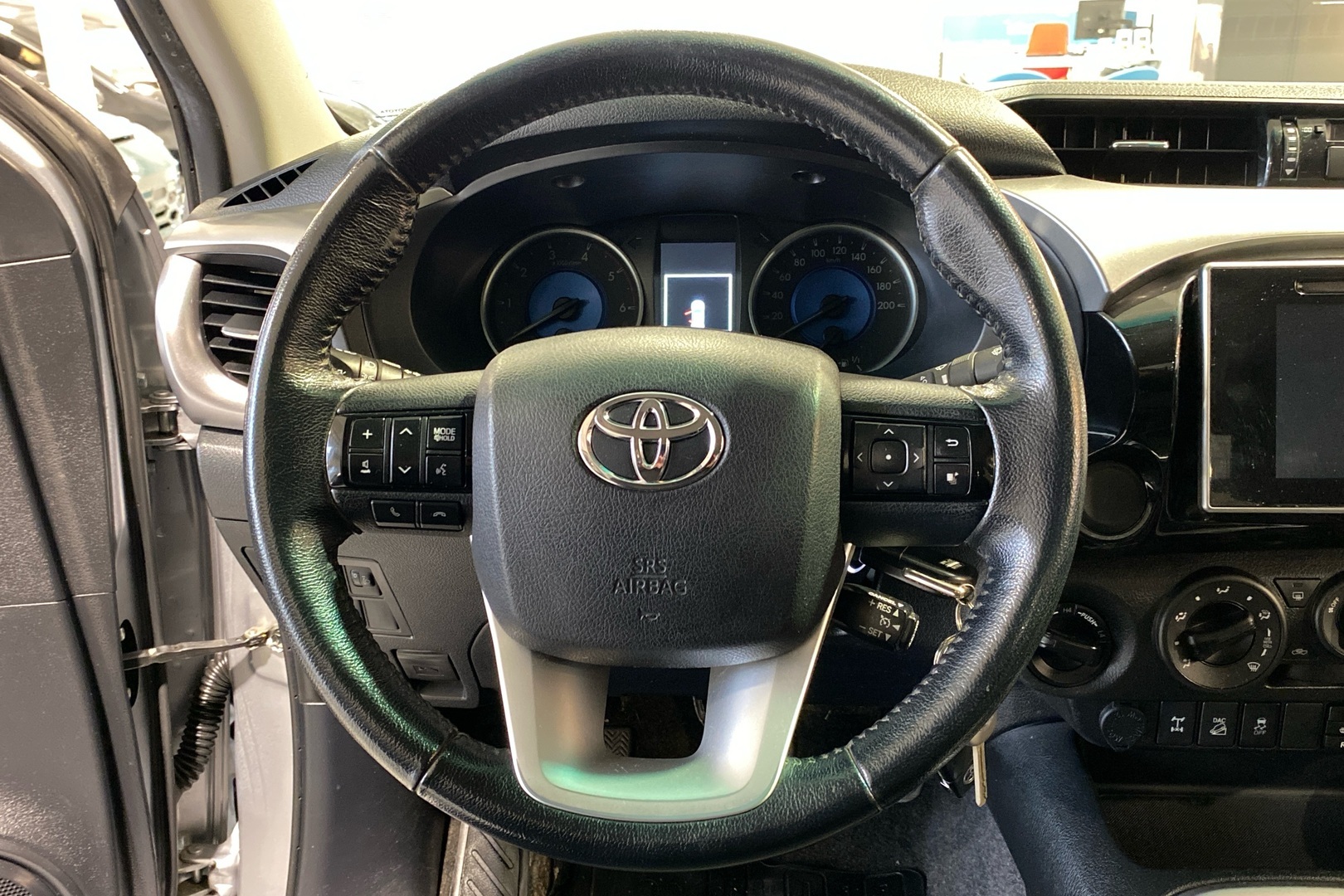TOYOTA Hilux 2017