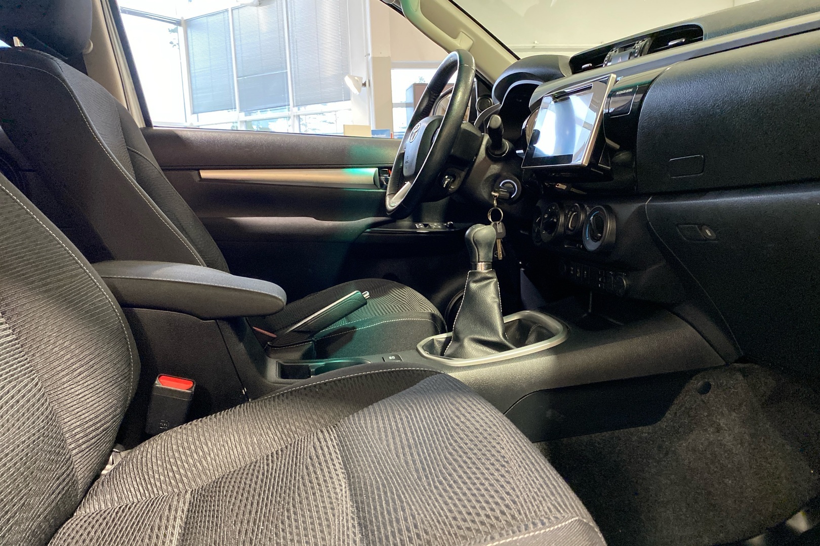 TOYOTA Hilux 2017