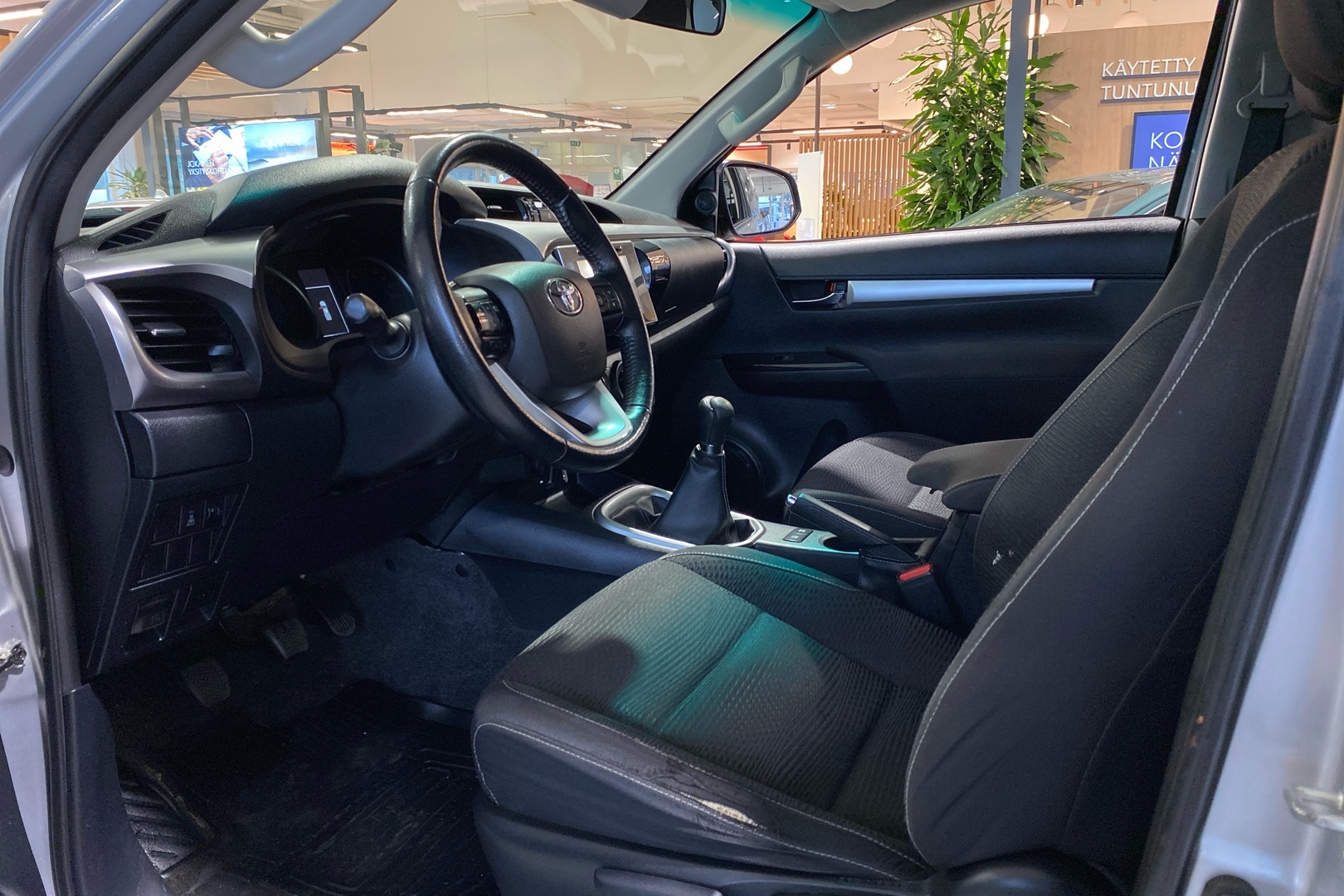 TOYOTA Hilux 2017