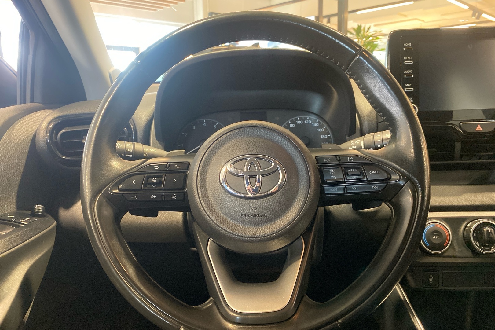 TOYOTA YARIS 2020