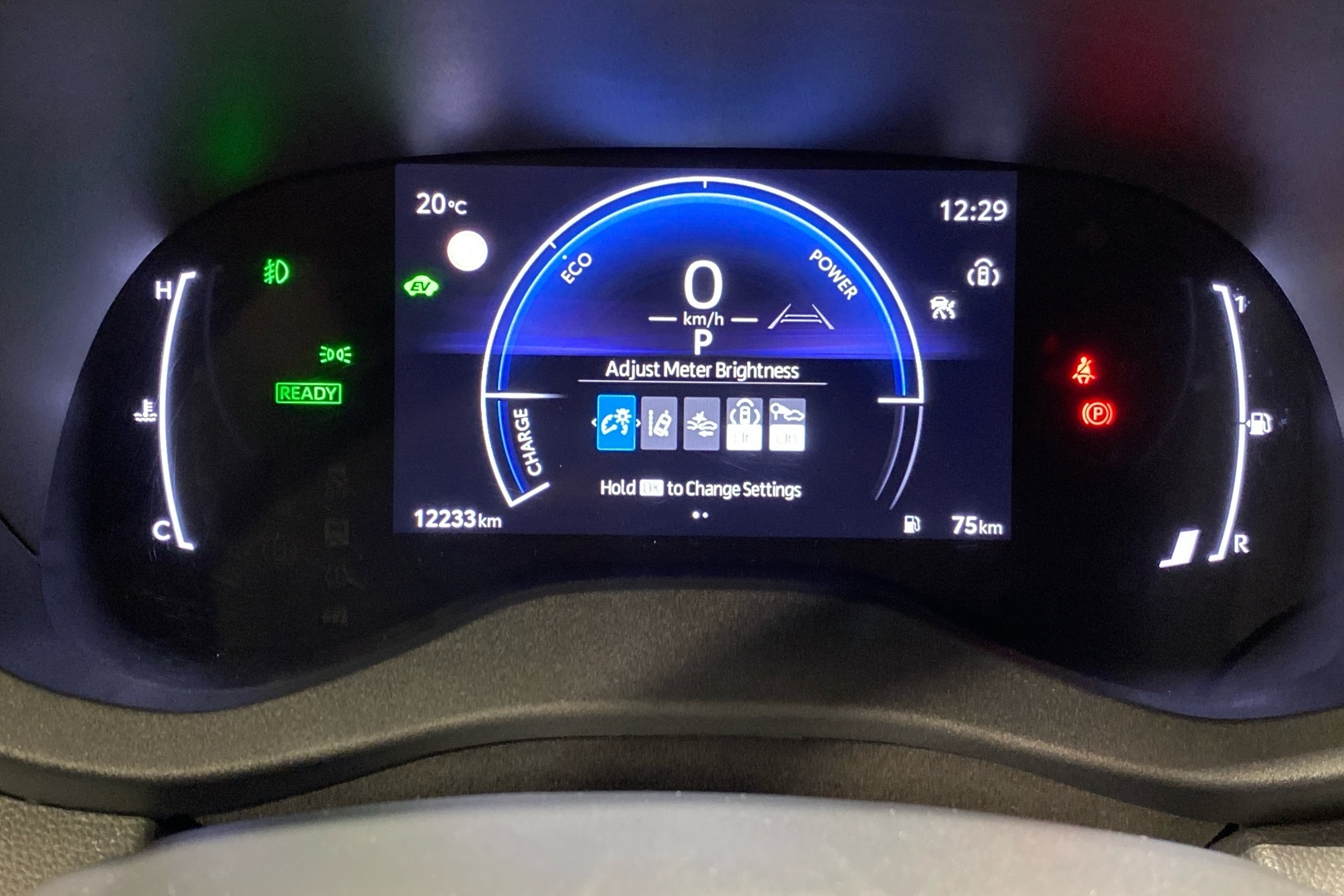 TOYOTA Yaris Cross 2024