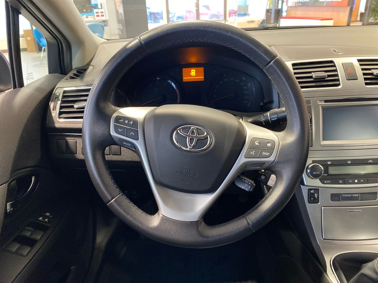 TOYOTA Avensis 2014