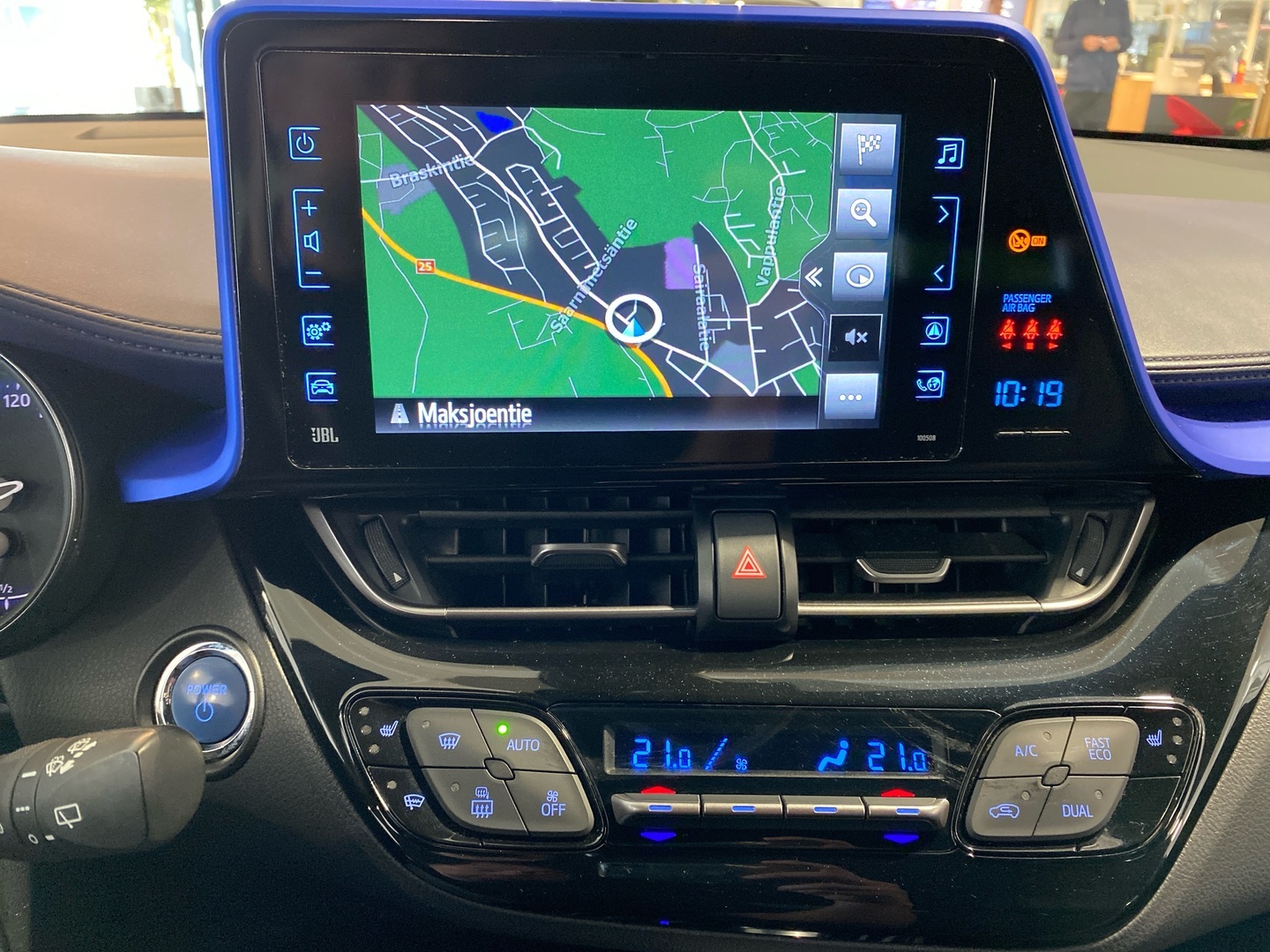 TOYOTA C-HR 2017