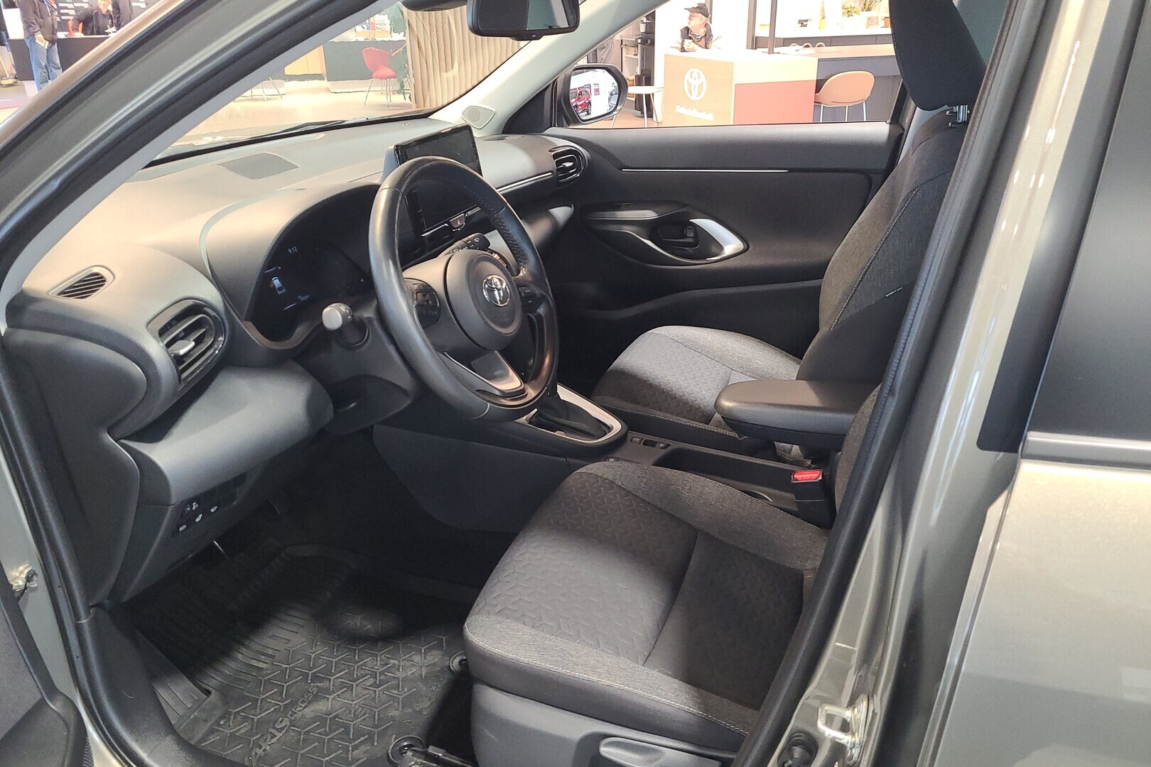 TOYOTA Yaris Cross 2023