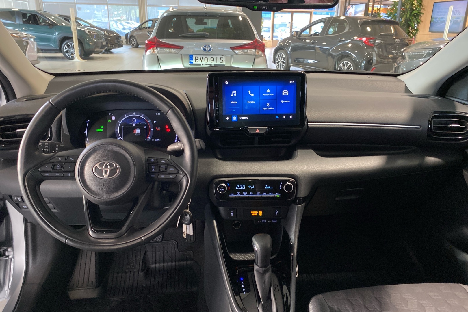 TOYOTA YARIS 2024