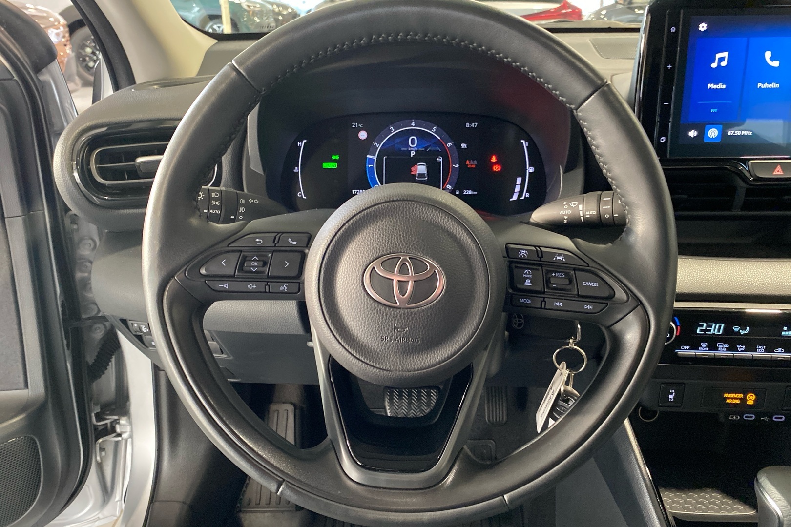 TOYOTA YARIS 2024