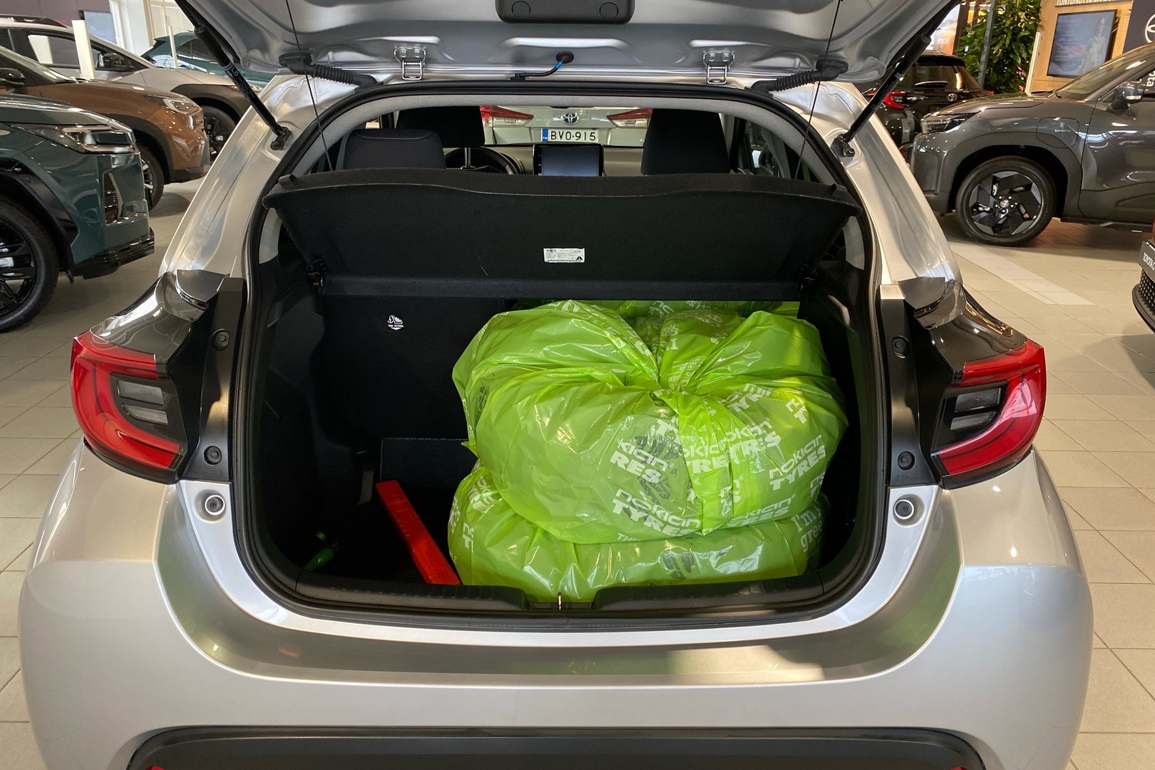 TOYOTA YARIS 2024