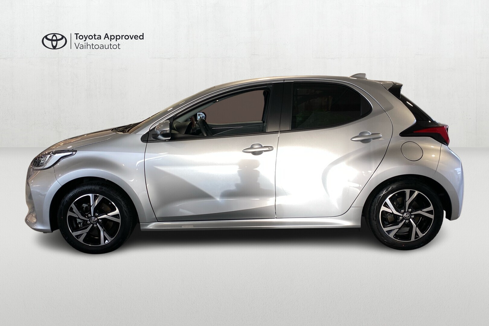 TOYOTA YARIS 2024