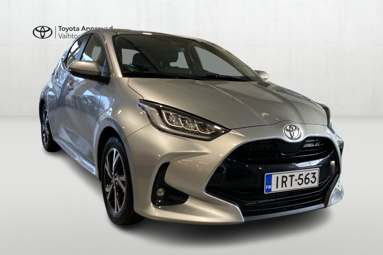 TOYOTA YARIS 2024