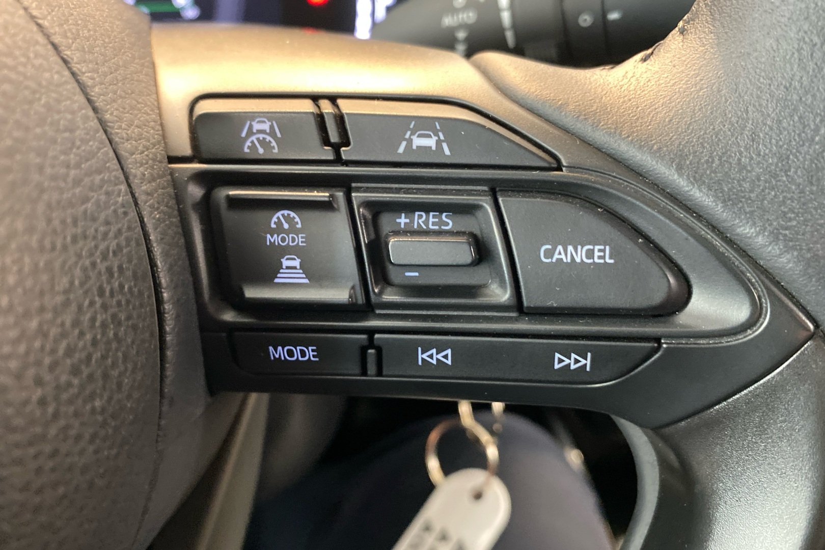 TOYOTA YARIS 2024