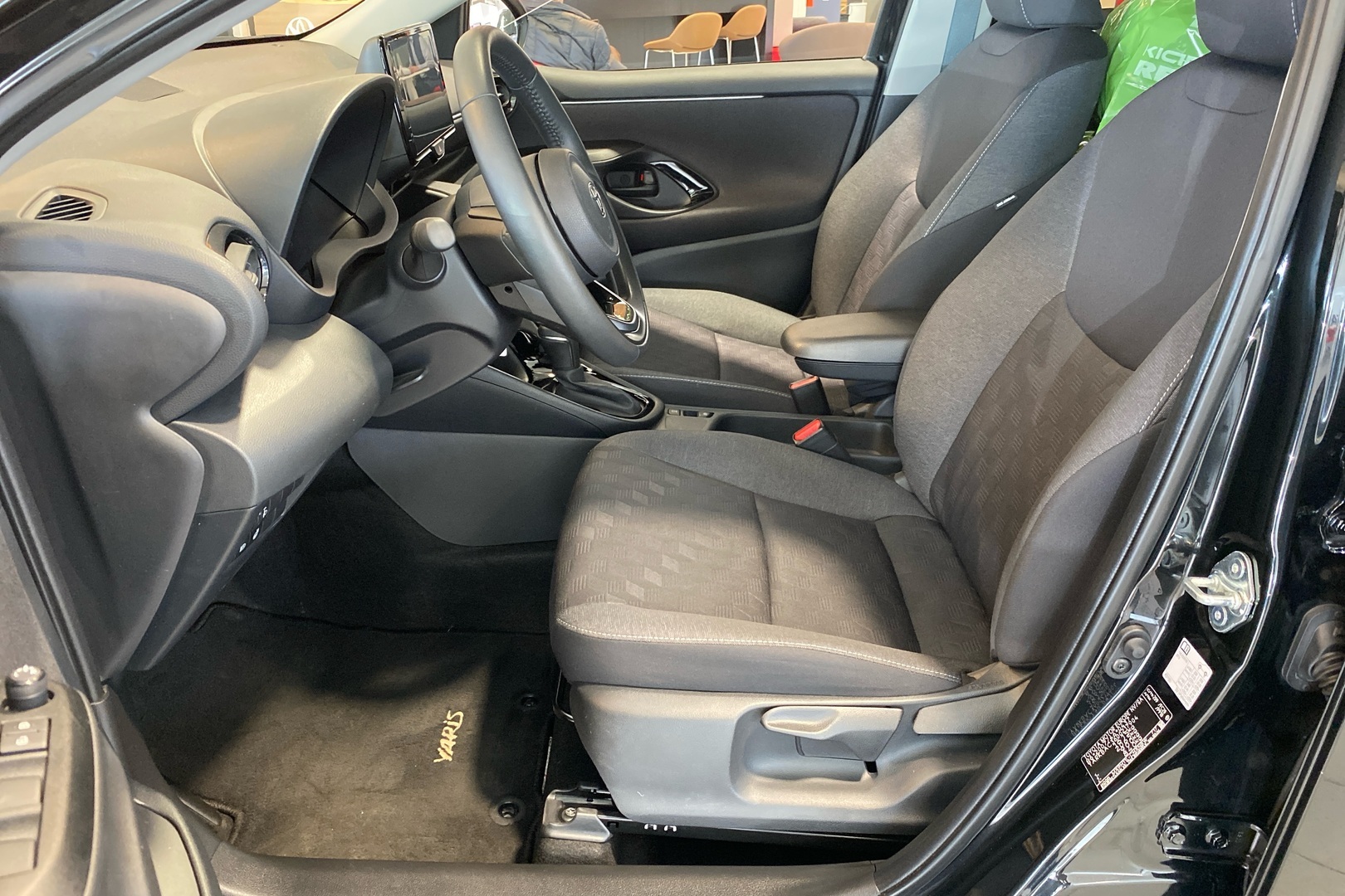 TOYOTA YARIS 2024