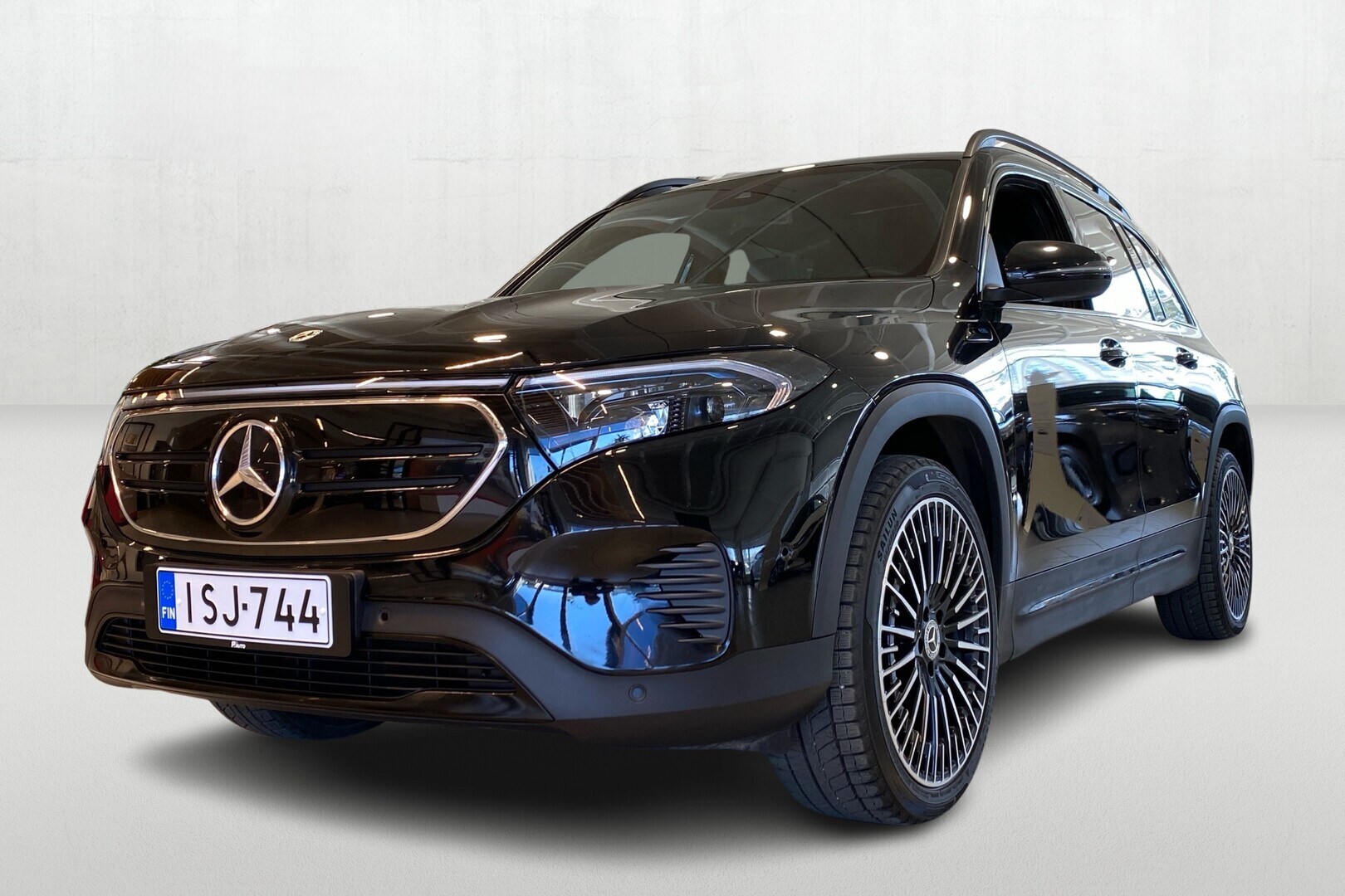 MERCEDES-BENZ EQB 2022