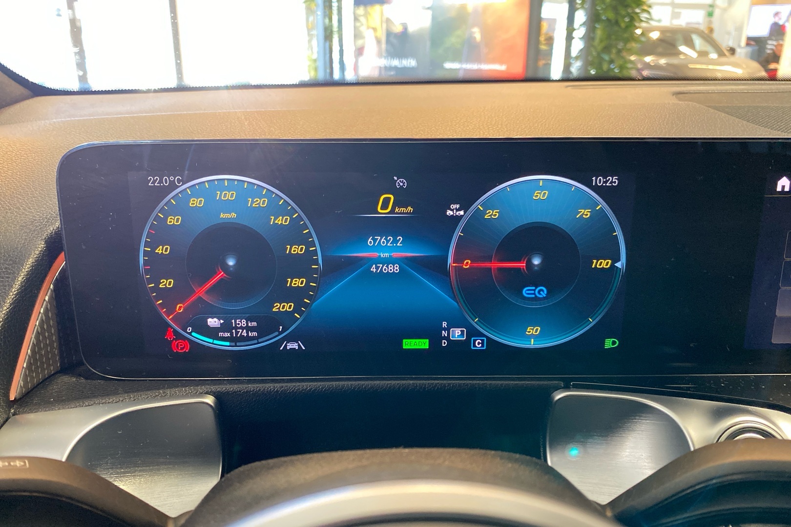 MERCEDES-BENZ EQB 2022