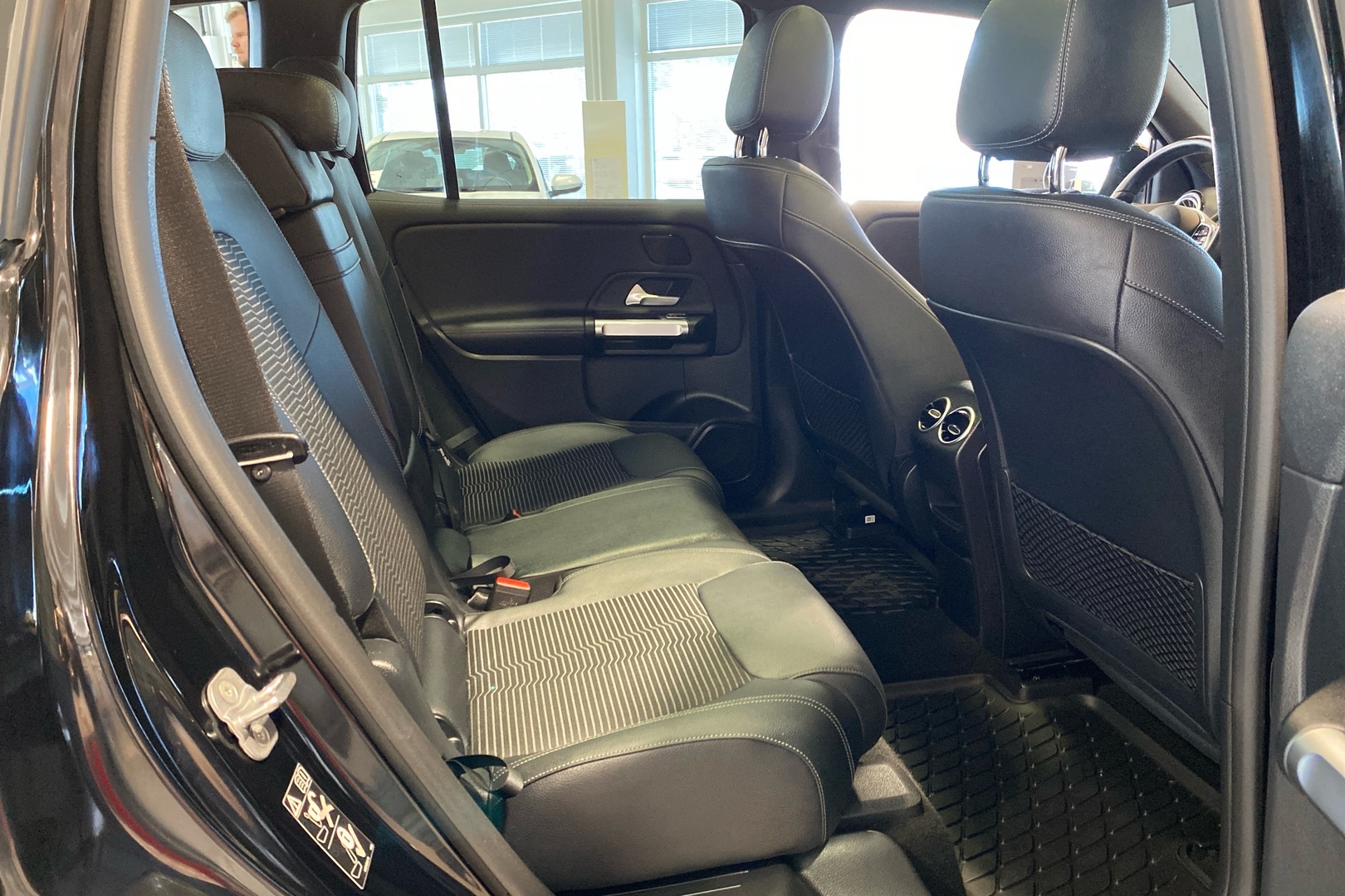 MERCEDES-BENZ EQB 2022