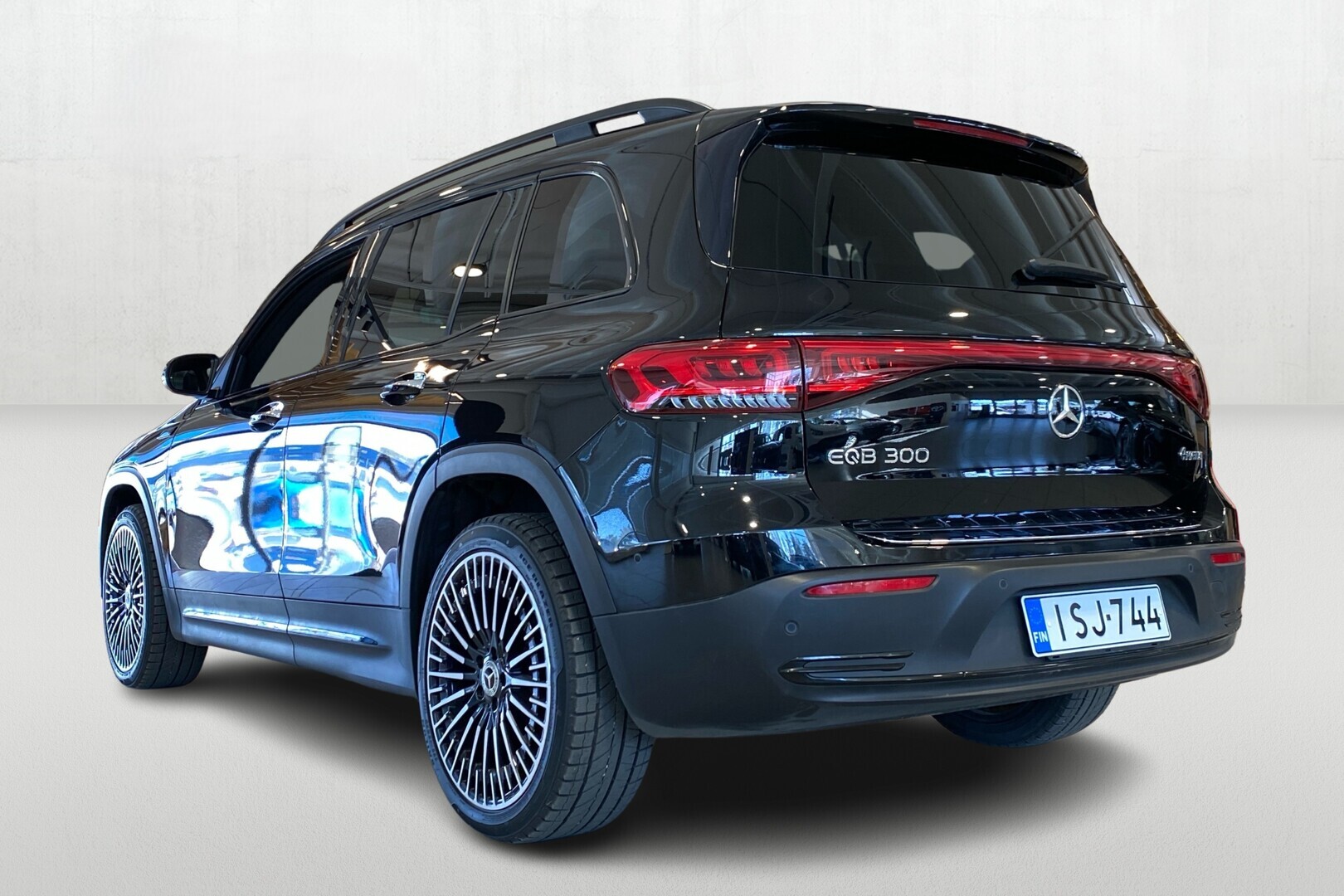 MERCEDES-BENZ EQB 2022