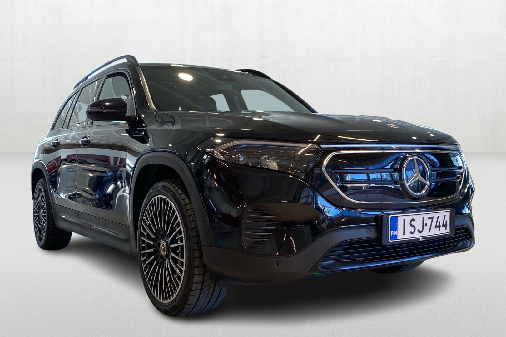 MERCEDES-BENZ EQB 2022