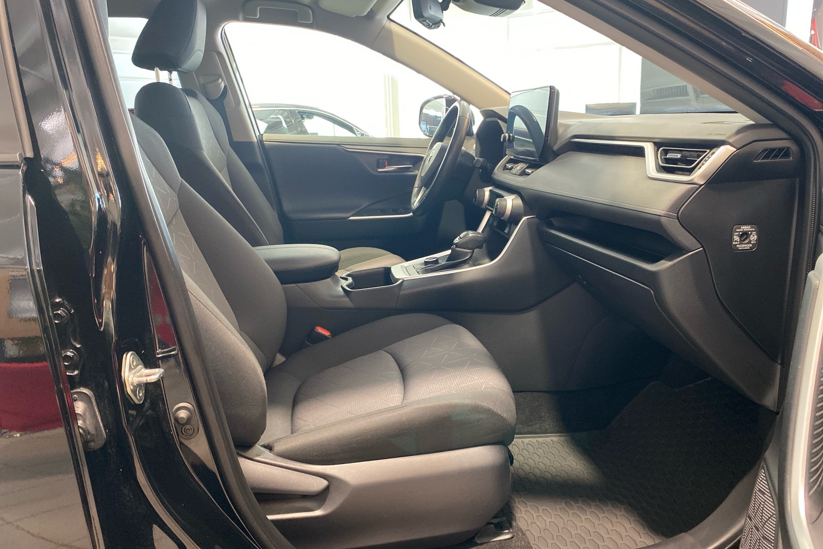 TOYOTA RAV4 2023