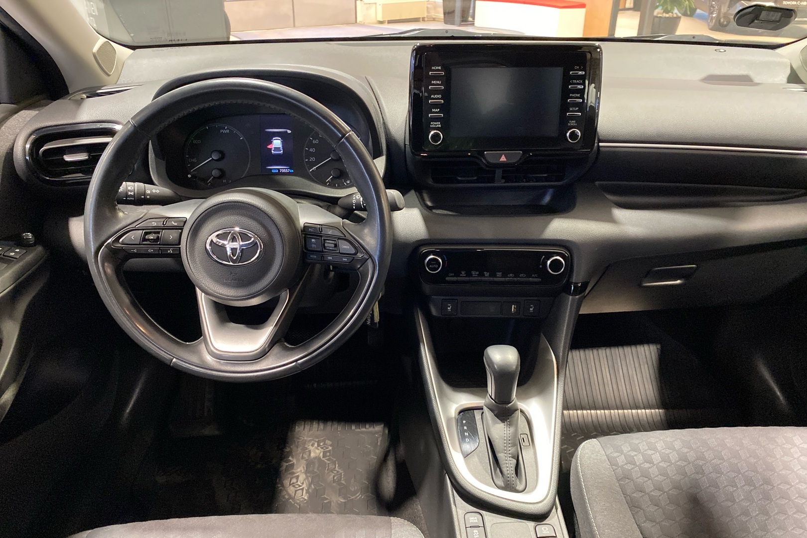 TOYOTA Yaris 2021