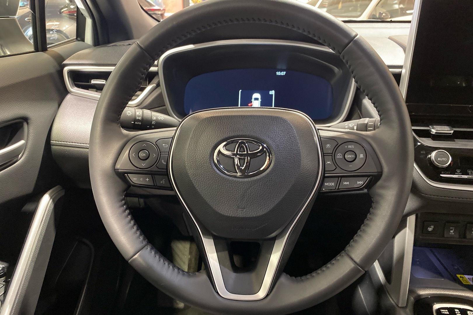 TOYOTA Corolla Cross 2025