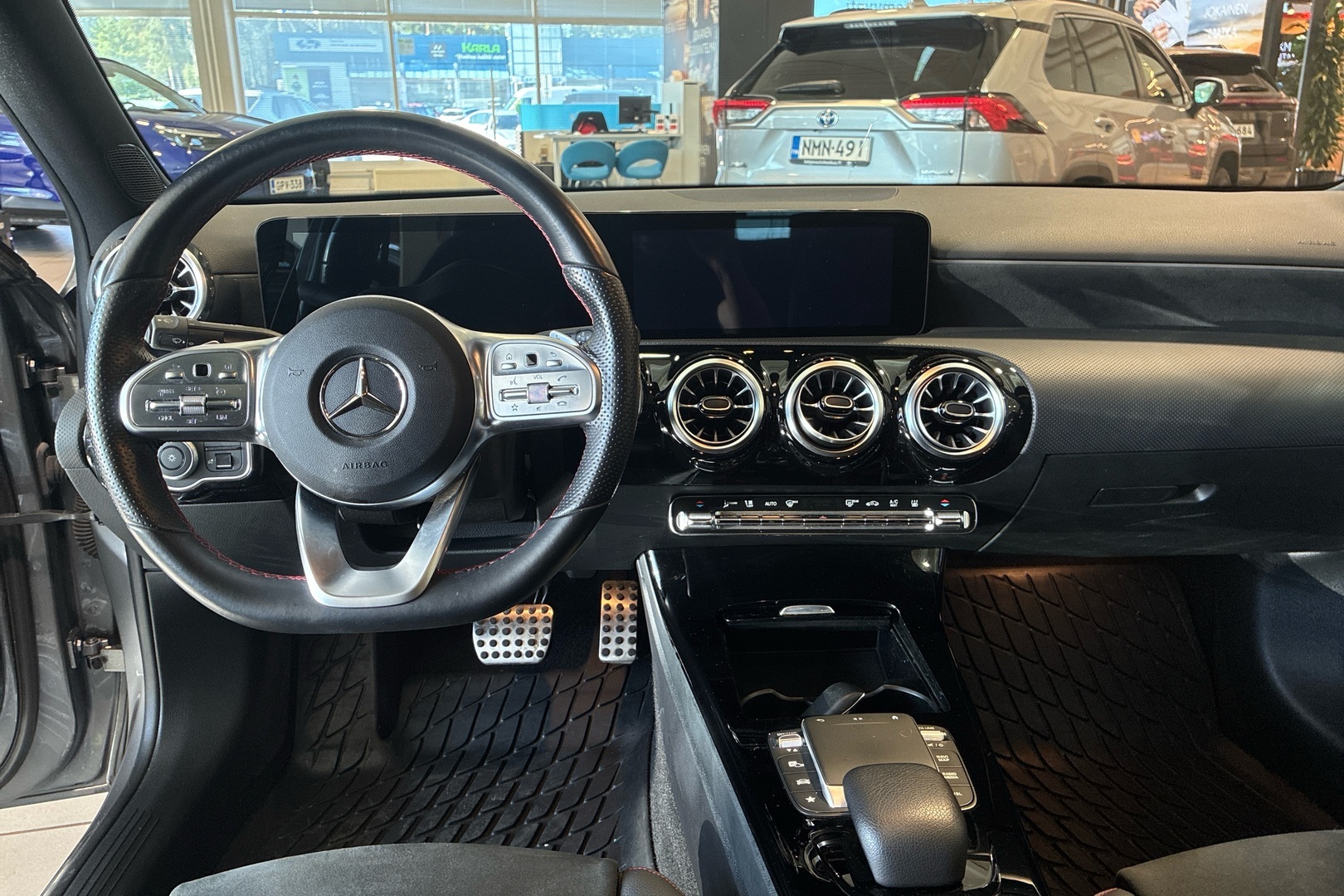 MERCEDES-BENZ A 2021