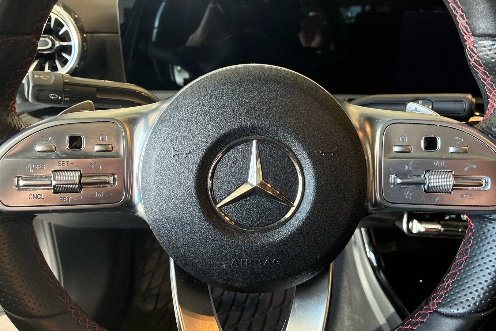 MERCEDES-BENZ A 2021