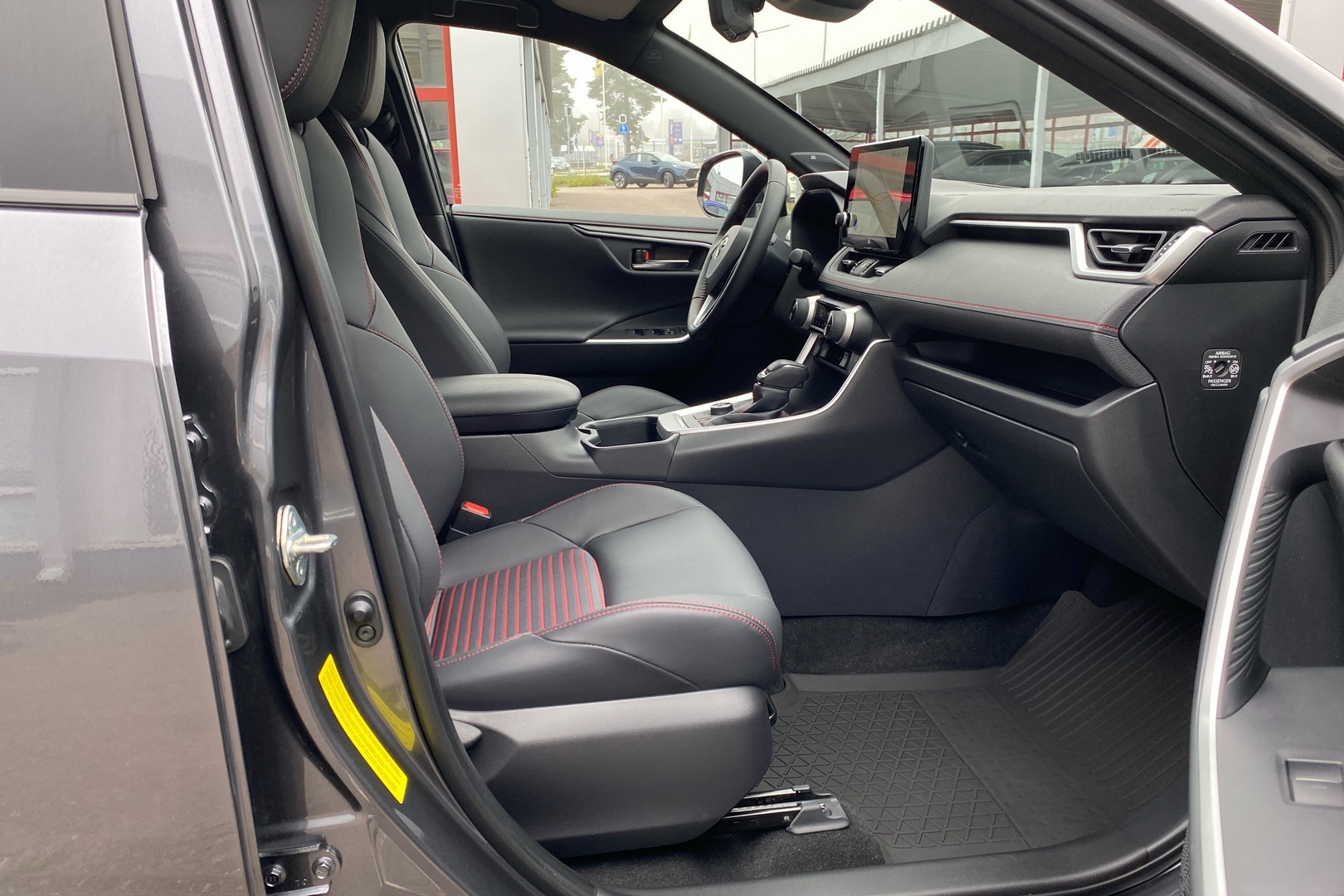 TOYOTA RAV4 Plug-in 2025