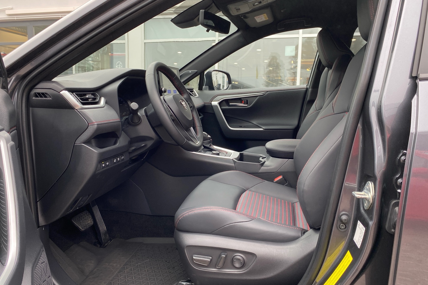 TOYOTA RAV4 Plug-in 2025