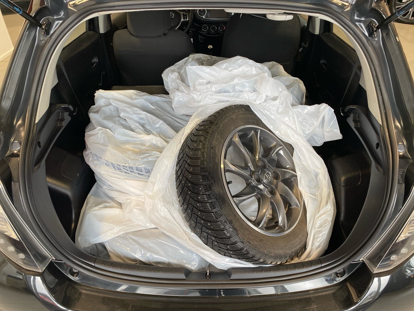 TOYOTA Yaris 2014