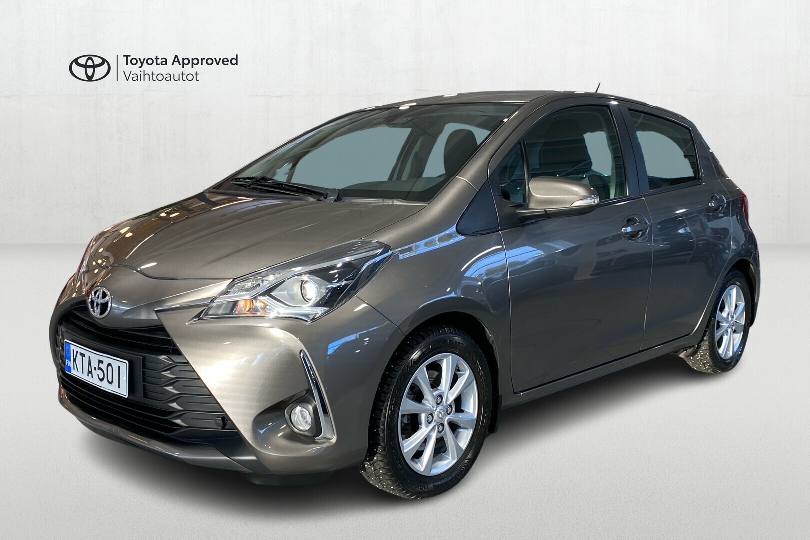 TOYOTA Yaris 2018