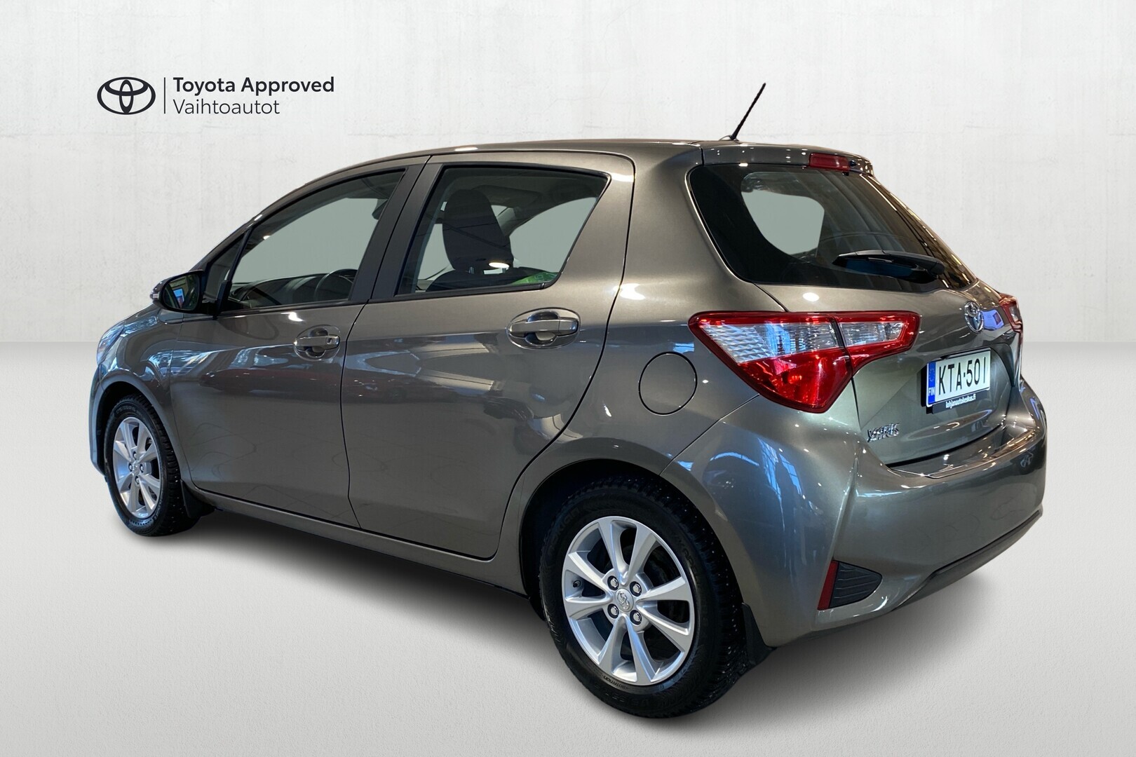 TOYOTA Yaris 2018
