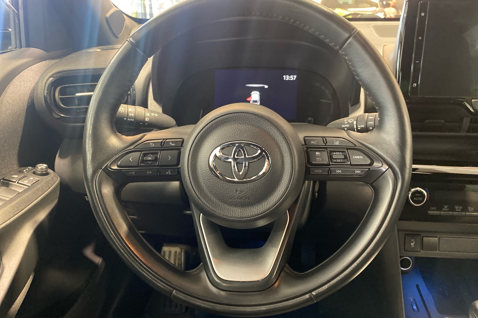TOYOTA Yaris Cross 2023