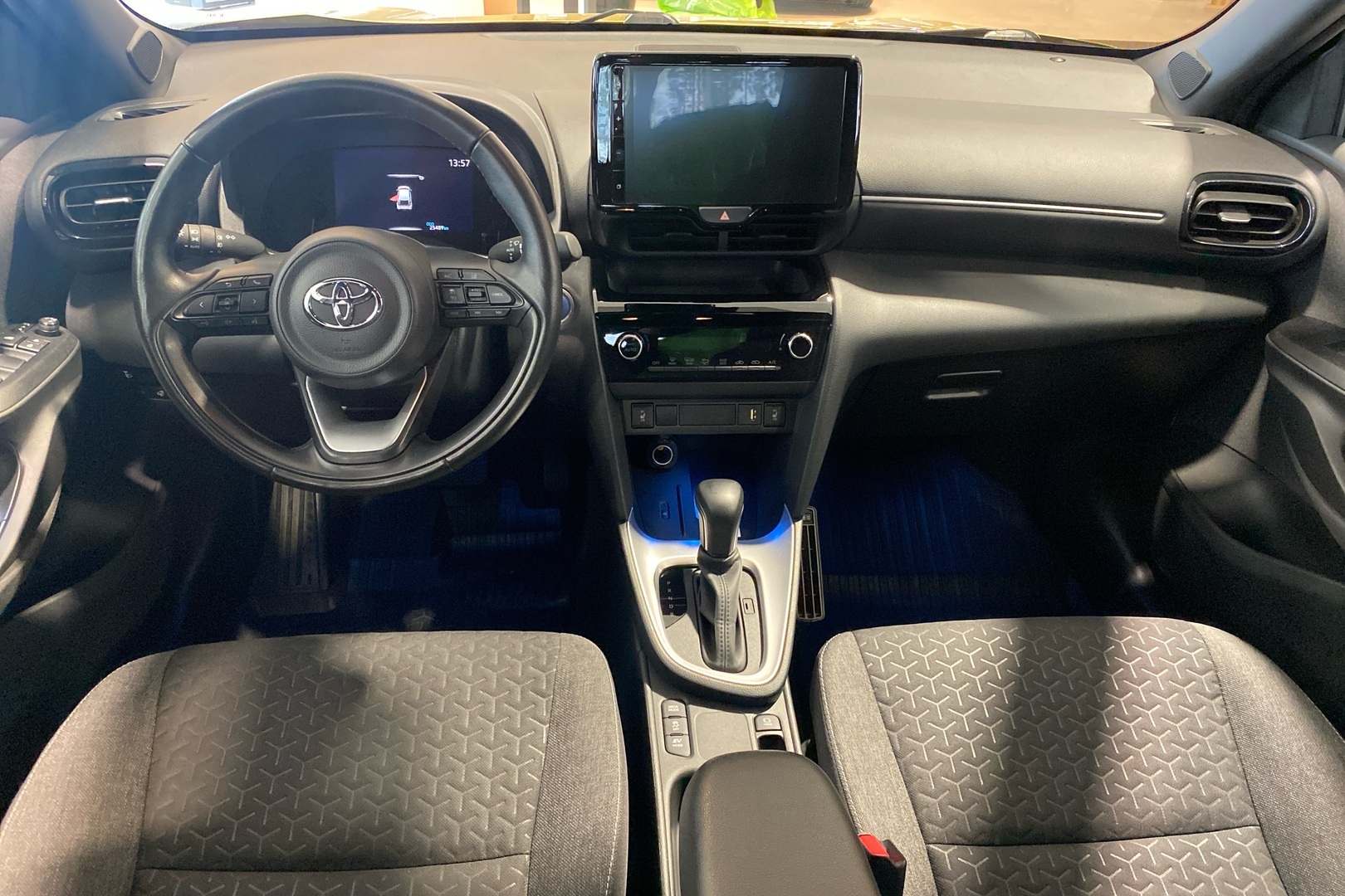TOYOTA Yaris Cross 2023
