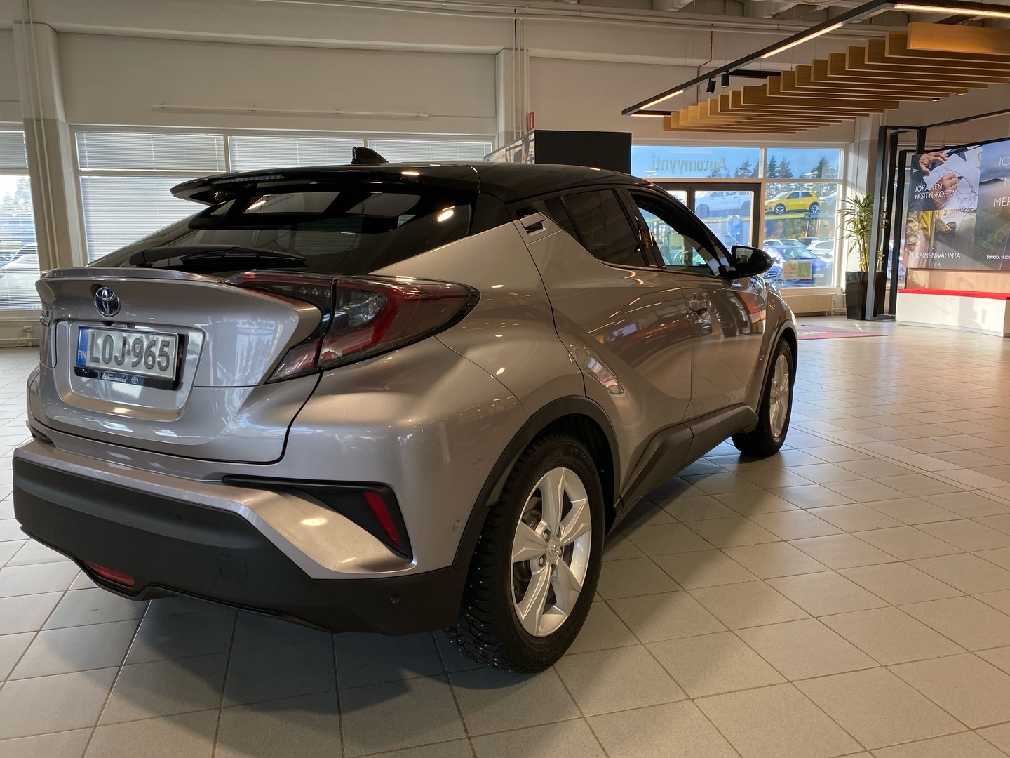 TOYOTA C-HR 2017