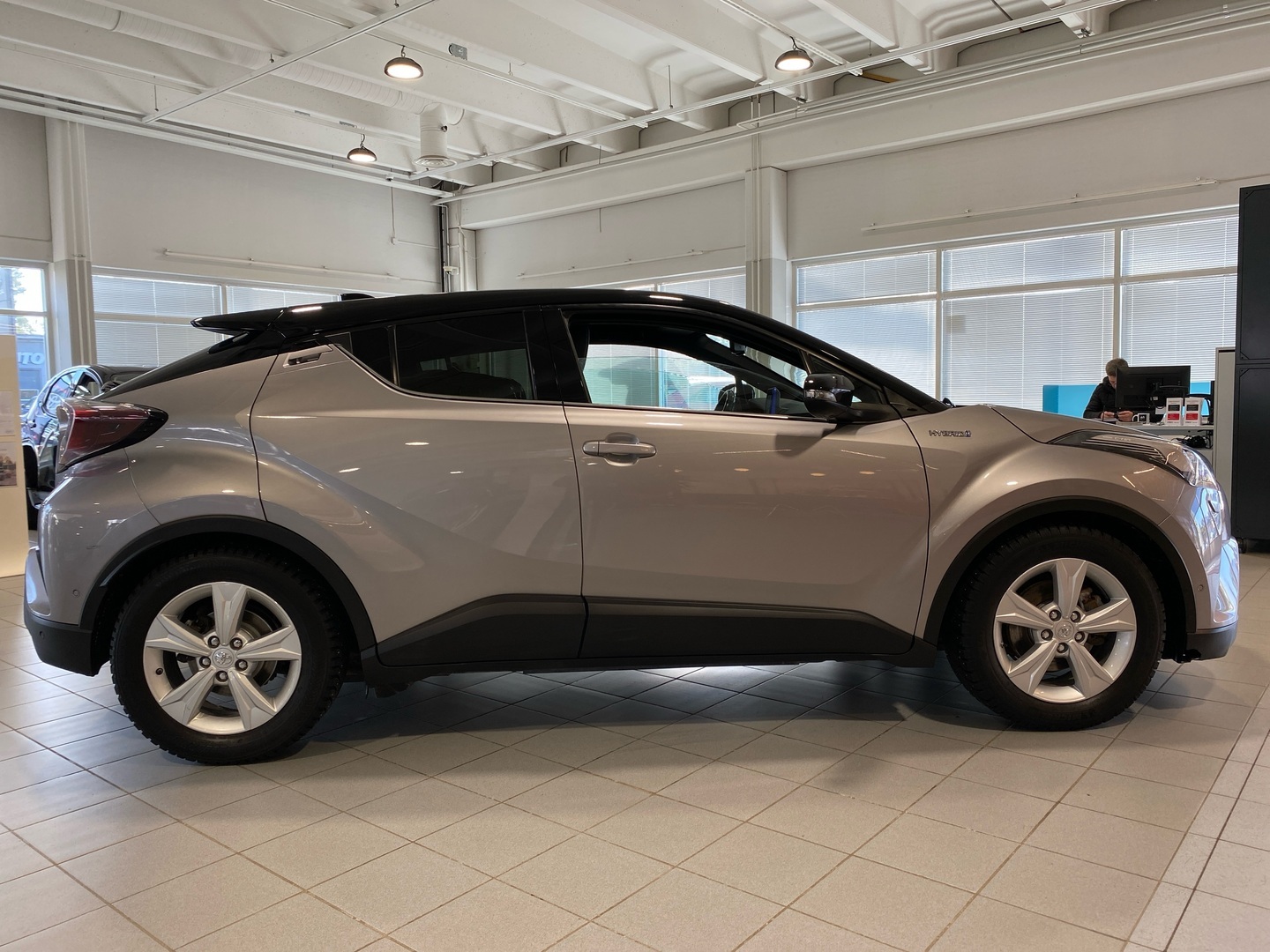 TOYOTA C-HR 2017