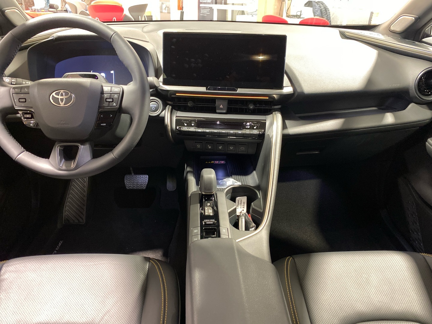 TOYOTA C-HR 2024