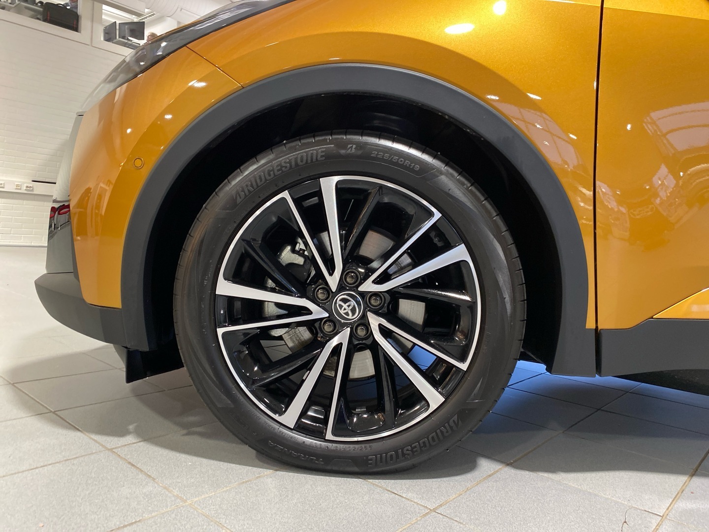TOYOTA C-HR 2024