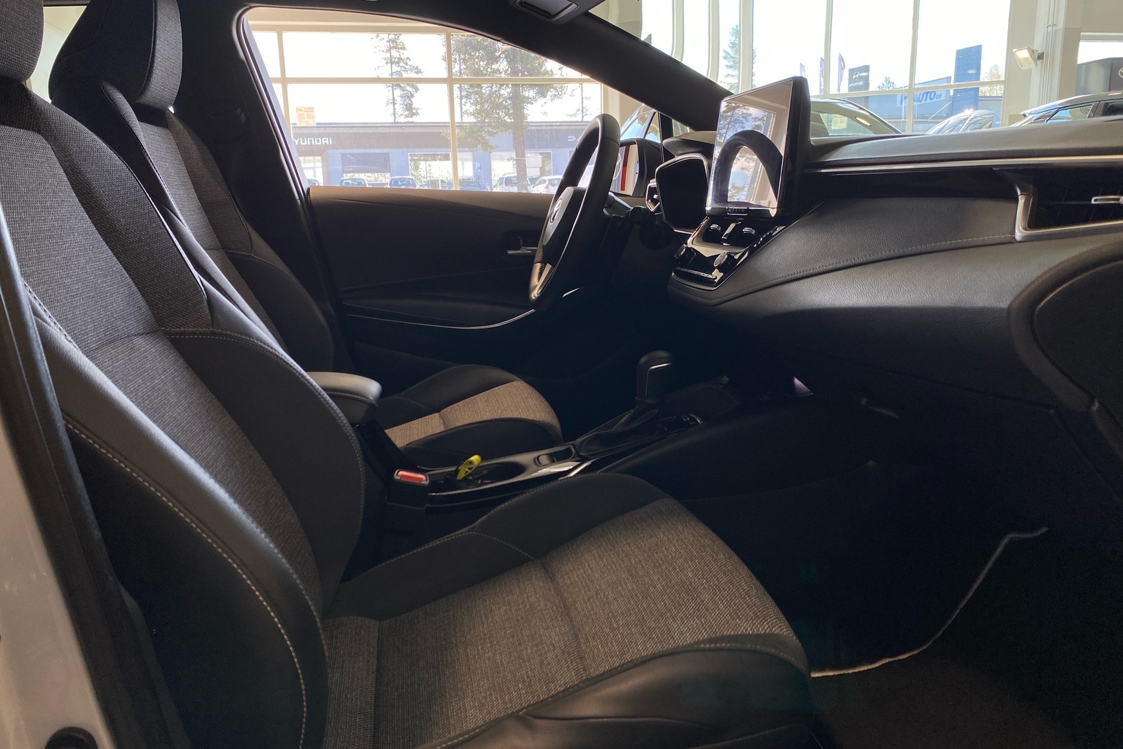 TOYOTA Corolla 2025