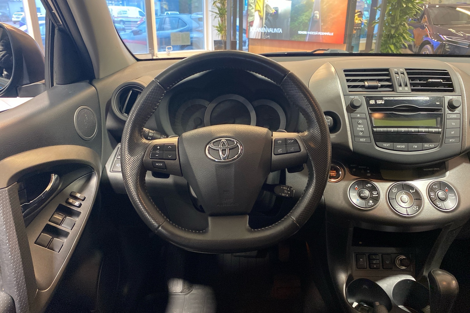 TOYOTA RAV4 2010